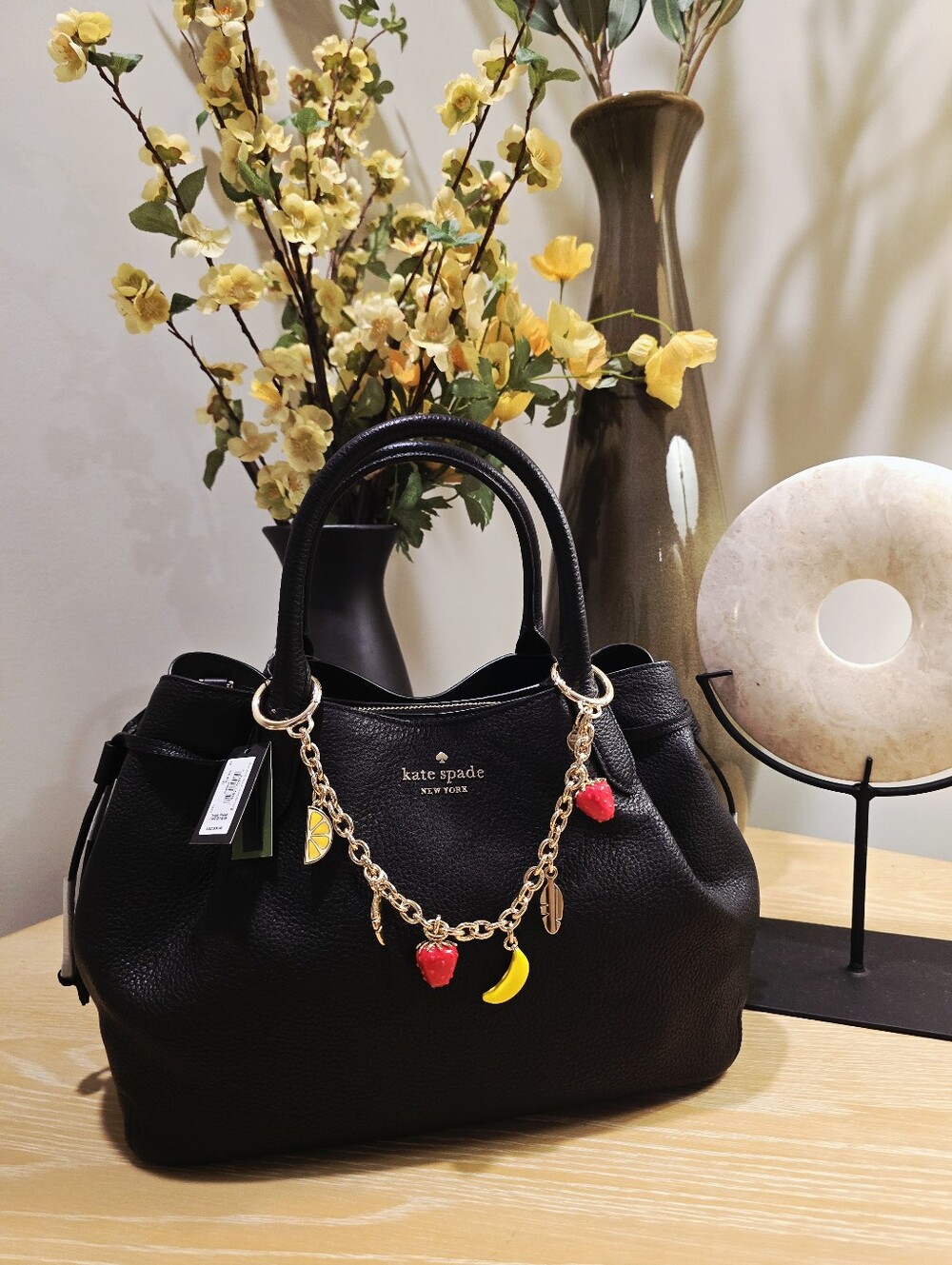 Kate Spade Blk Leather w/Authentic Charm
